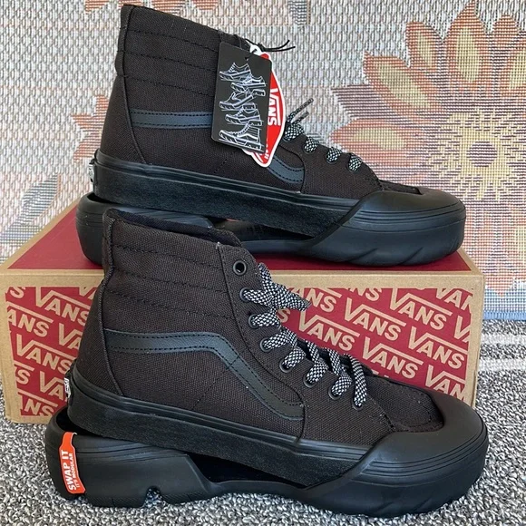 Vans WMNS Sk8-Hi Tapered
Heavy Canvas Blackout
VN0A7Q5T10J
Sneakers - Picture 3 of 16